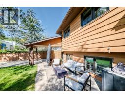 9120 48 Avenue NW - photo 3