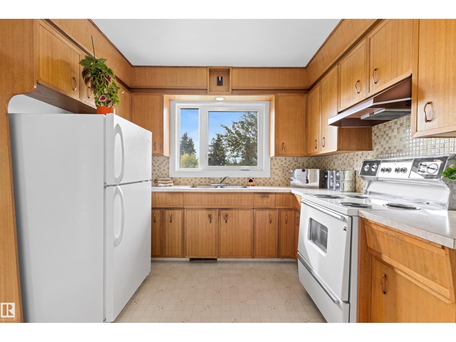 7211 140 AV NW - 19