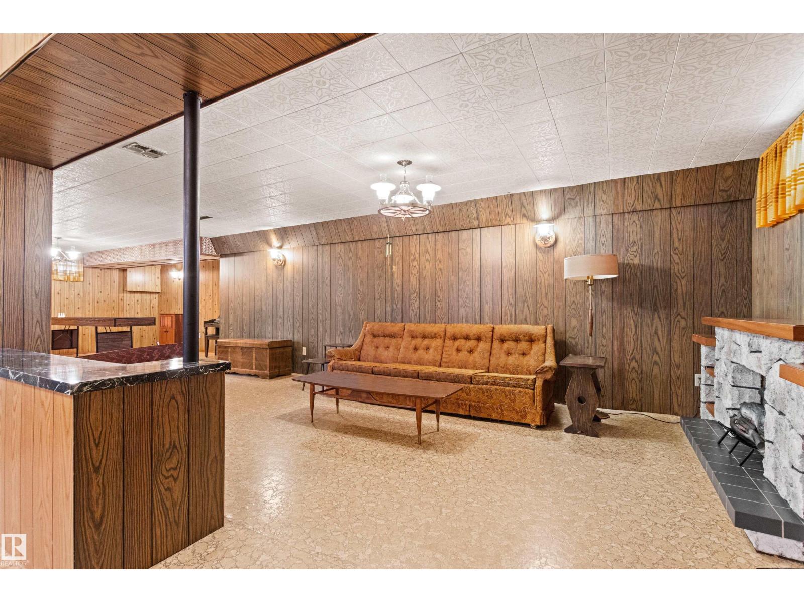 7211 140 AV NW - 40