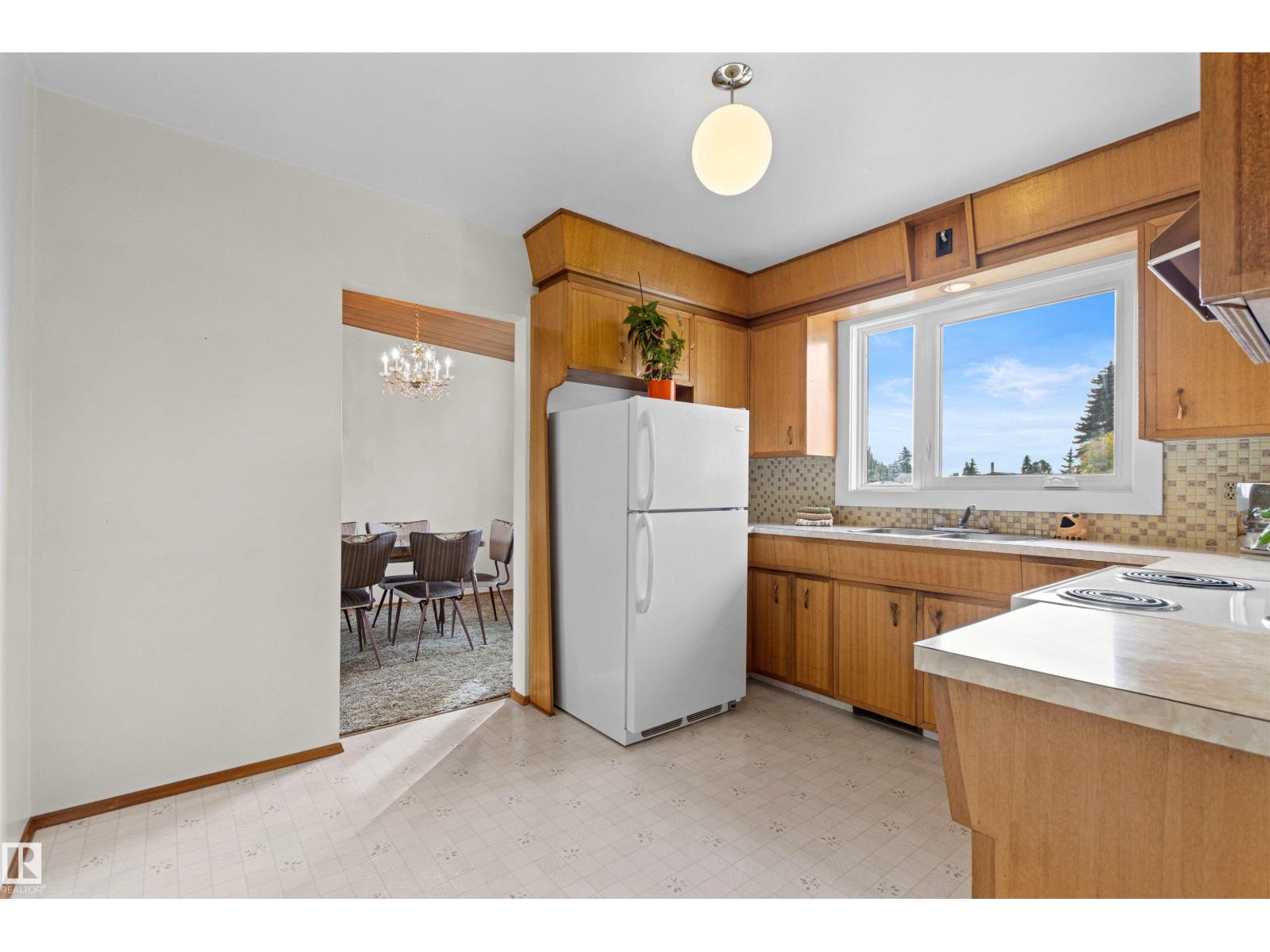 7211 140 AV NW - 20