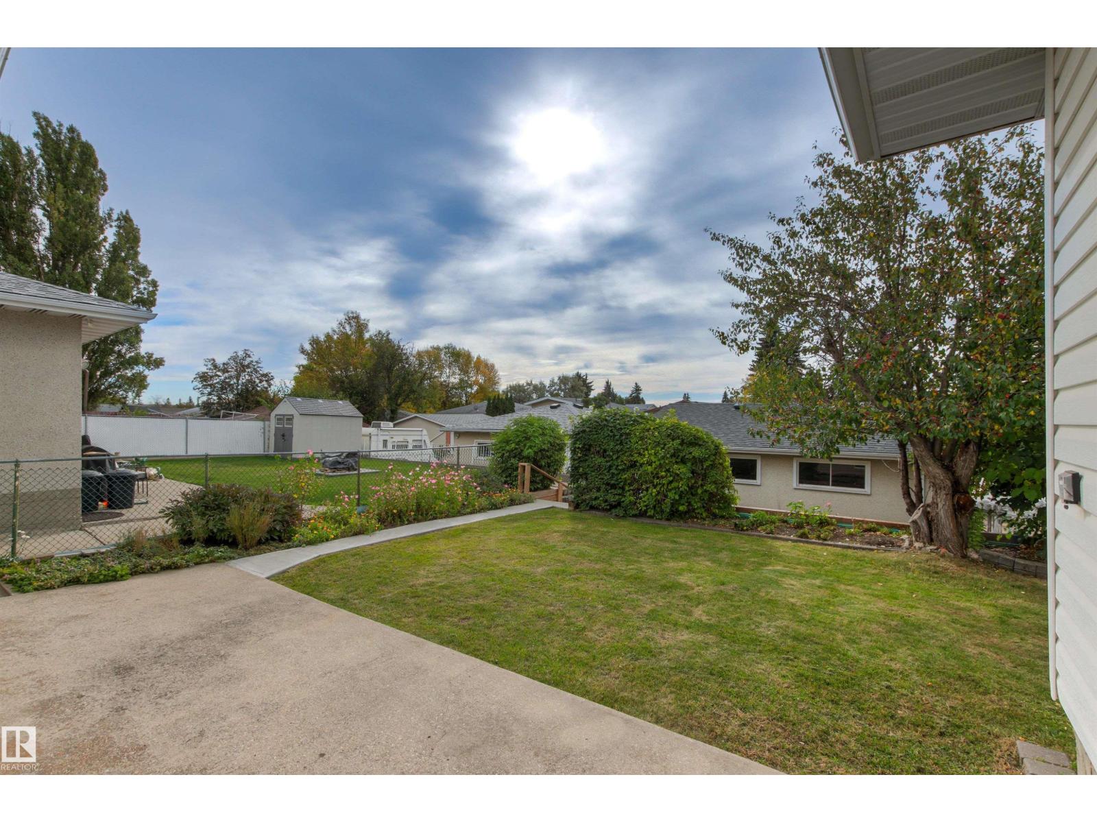 7211 140 AV NW - 54