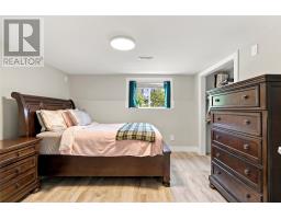 108 Country Drive thumbnail 32