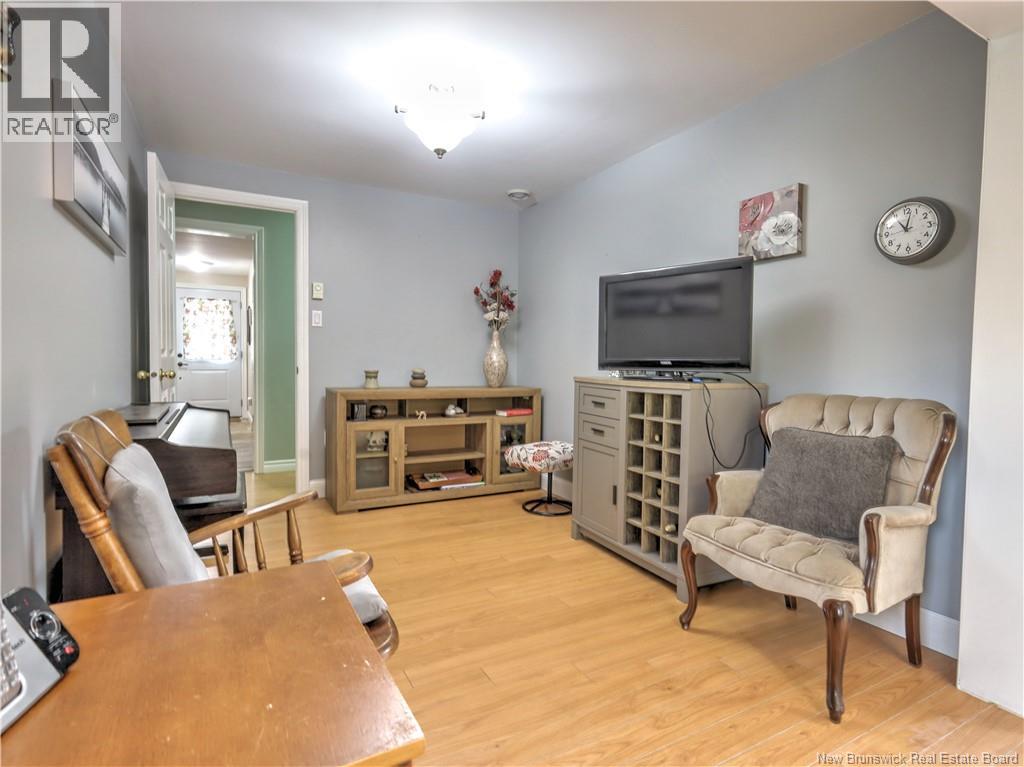 743 Waasis Road - Image 26