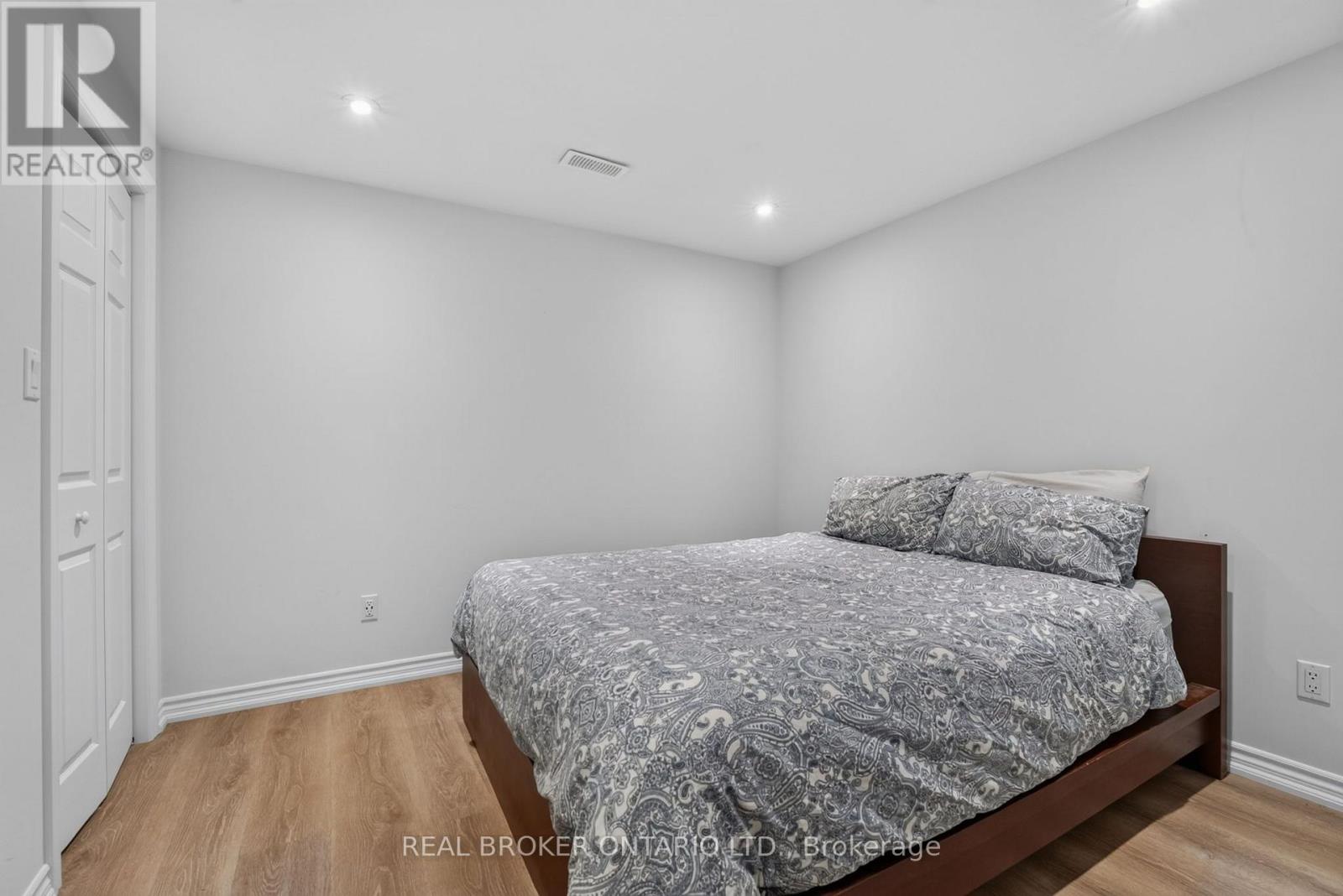 4890 ALLAN COURT - 32