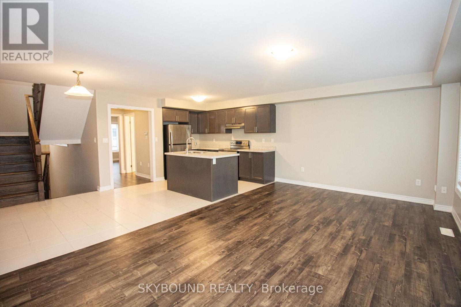 #8 395 LINDEN DRIVE - Image 11