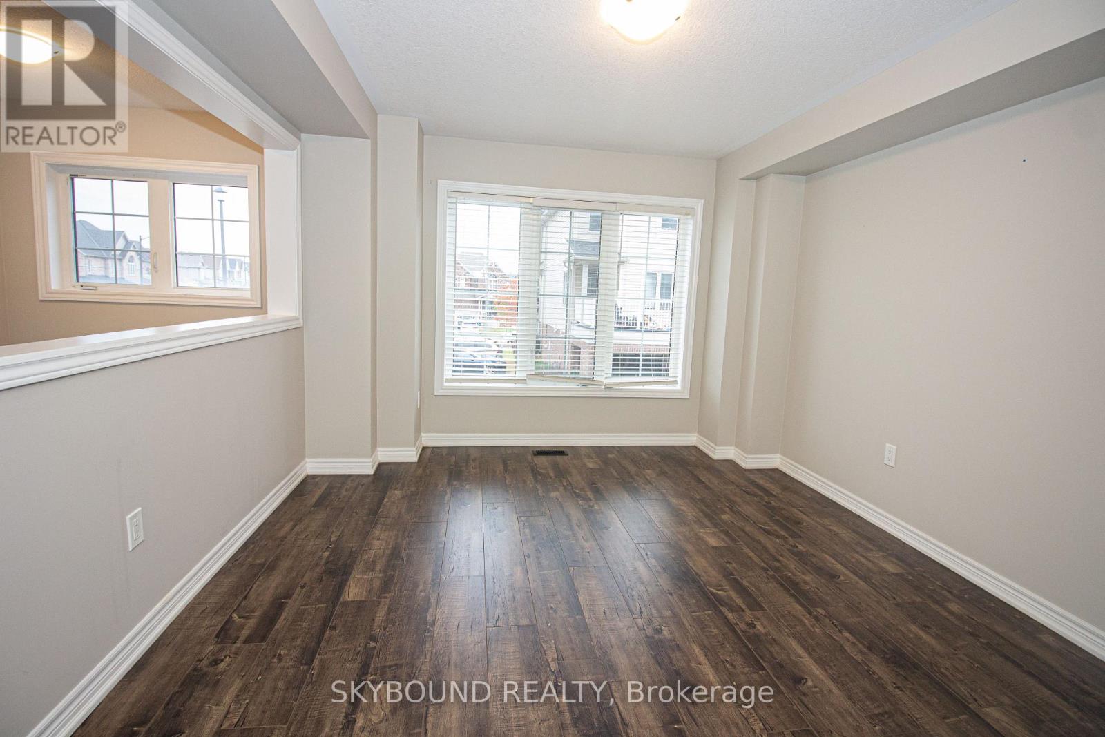 #8 395 LINDEN DRIVE - 12