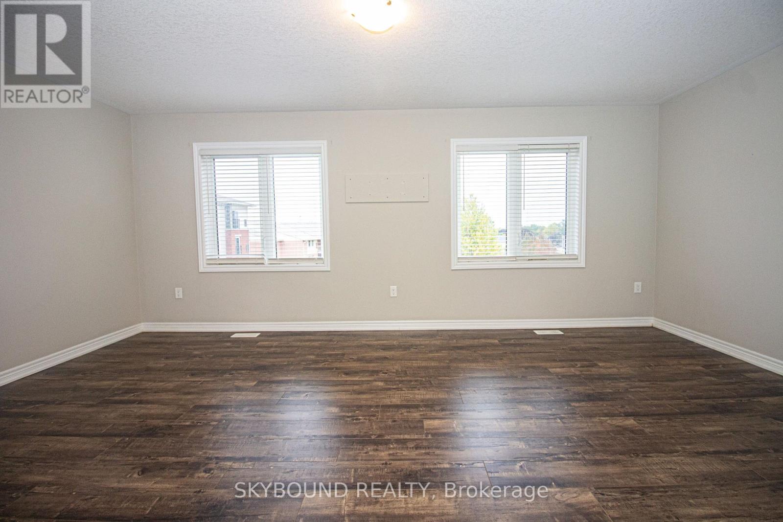 #8 395 LINDEN DRIVE - Image 15