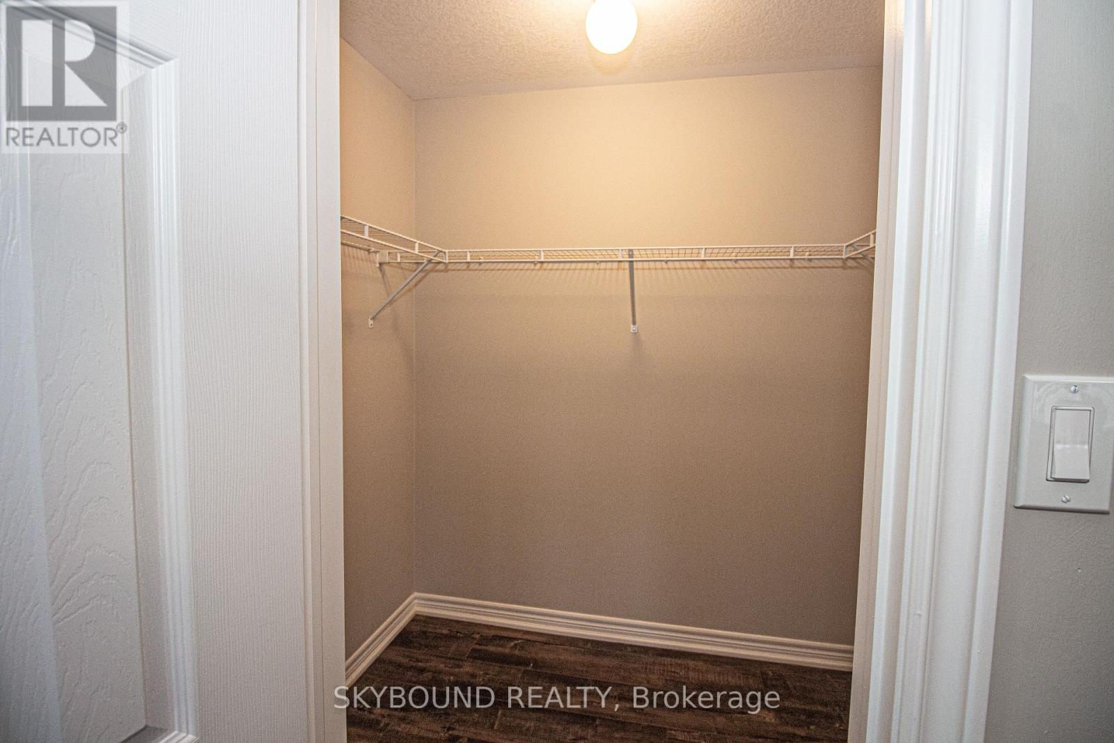 #8 395 LINDEN DRIVE - Image 16