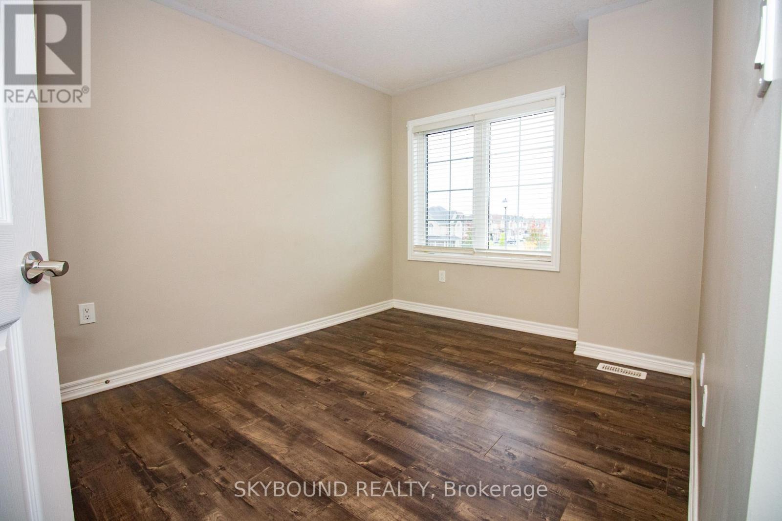#8 395 LINDEN DRIVE - 20