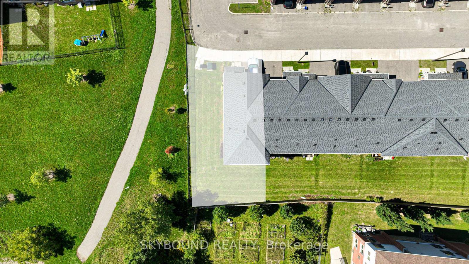 #8 395 LINDEN DRIVE - Image 4