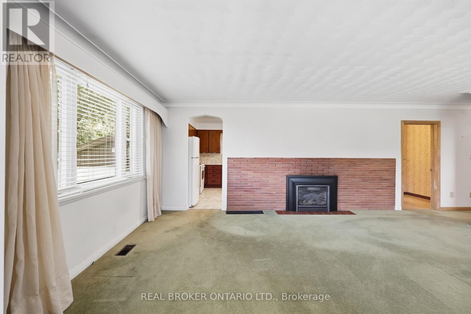 8 HILL PLACE - 8