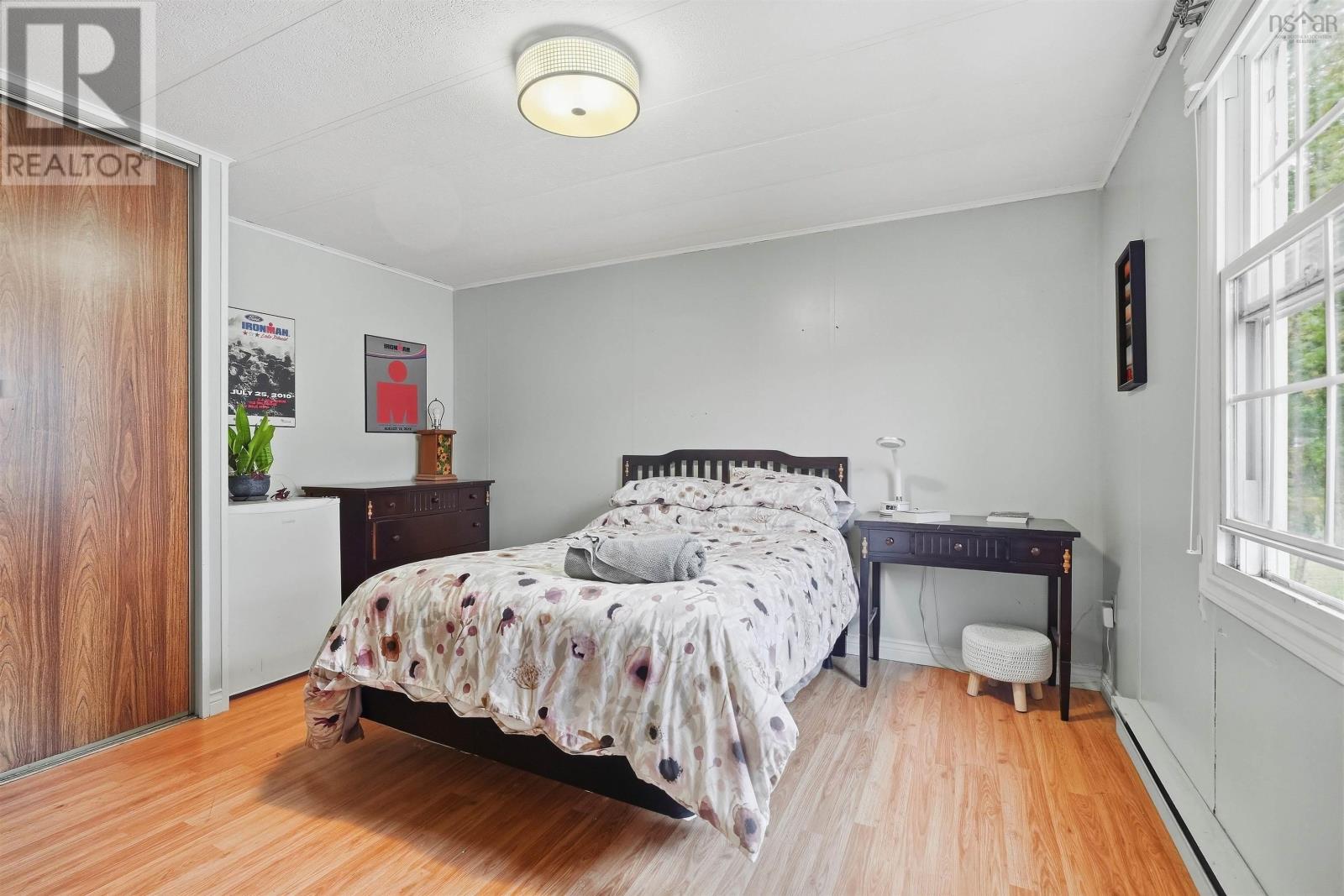 32 Earleton Avenue - Image 25