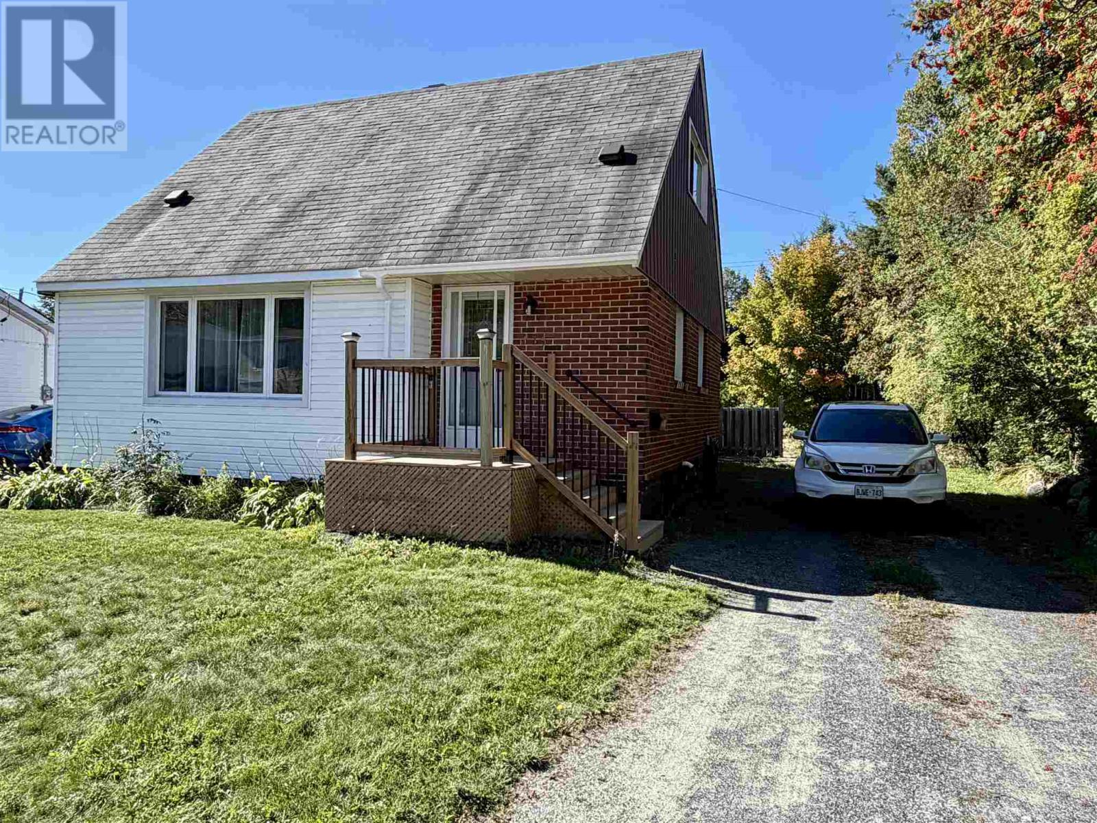 135 Dieppe AVE - 1