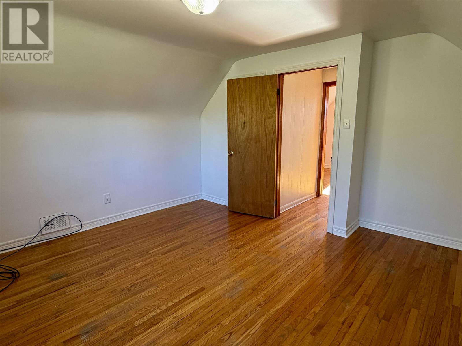 135 Dieppe AVE - 12