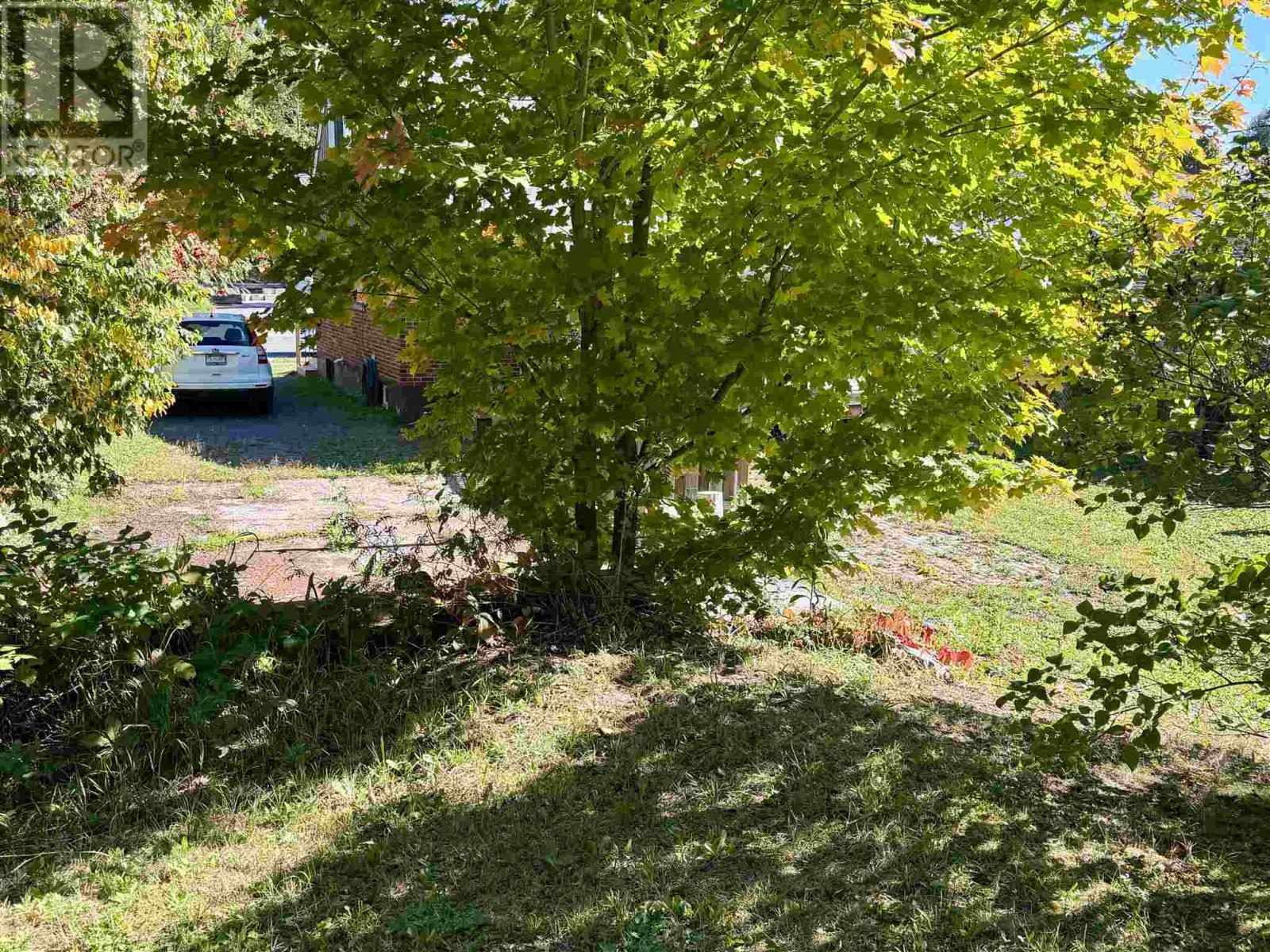 135 Dieppe AVE - 33