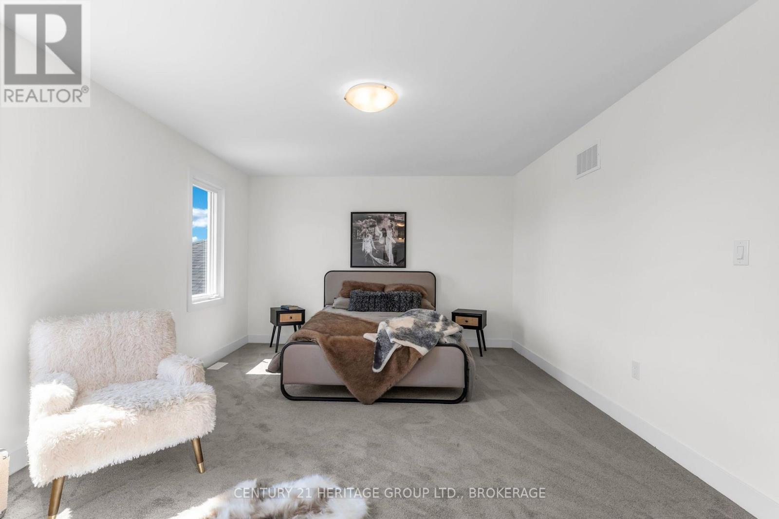 48 DUSENBURY DRIVE - Image 31