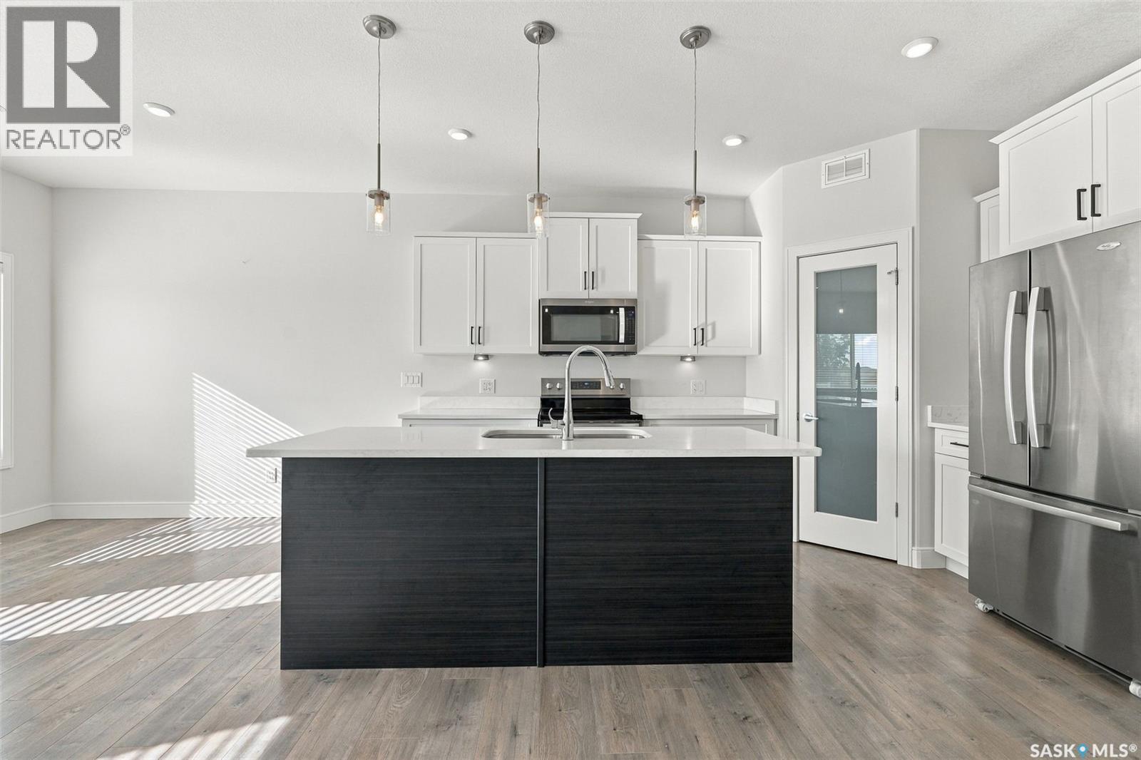 #202 1200 Parr Hill DRIVE - 10
