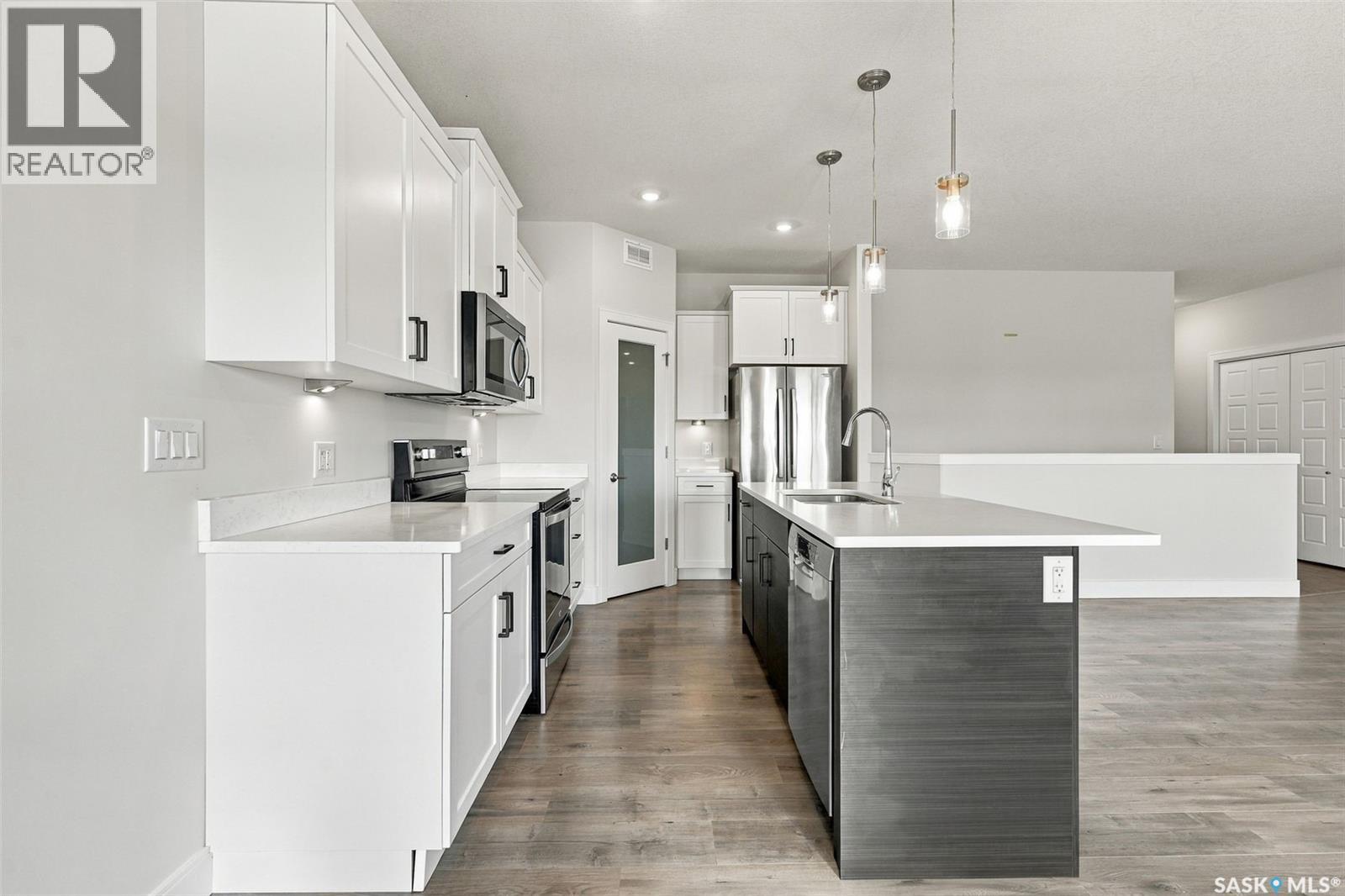 #202 1200 Parr Hill DRIVE - 17