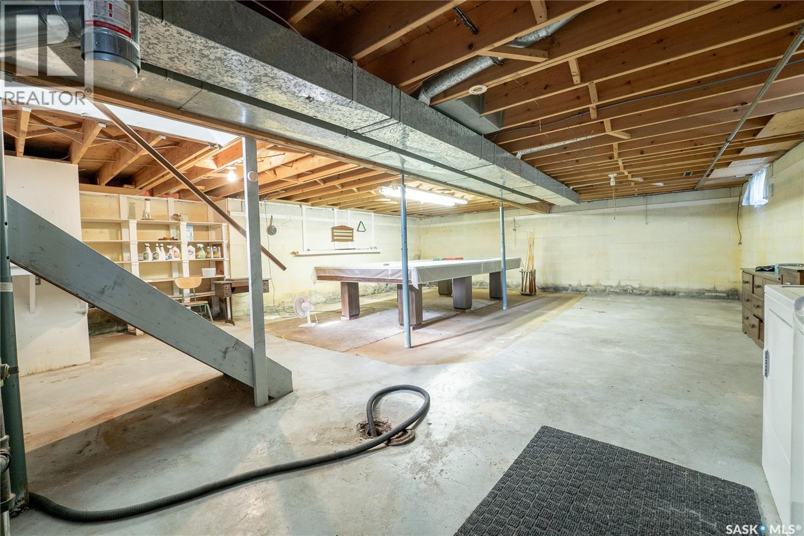 219 Railway AVENUE W - 16