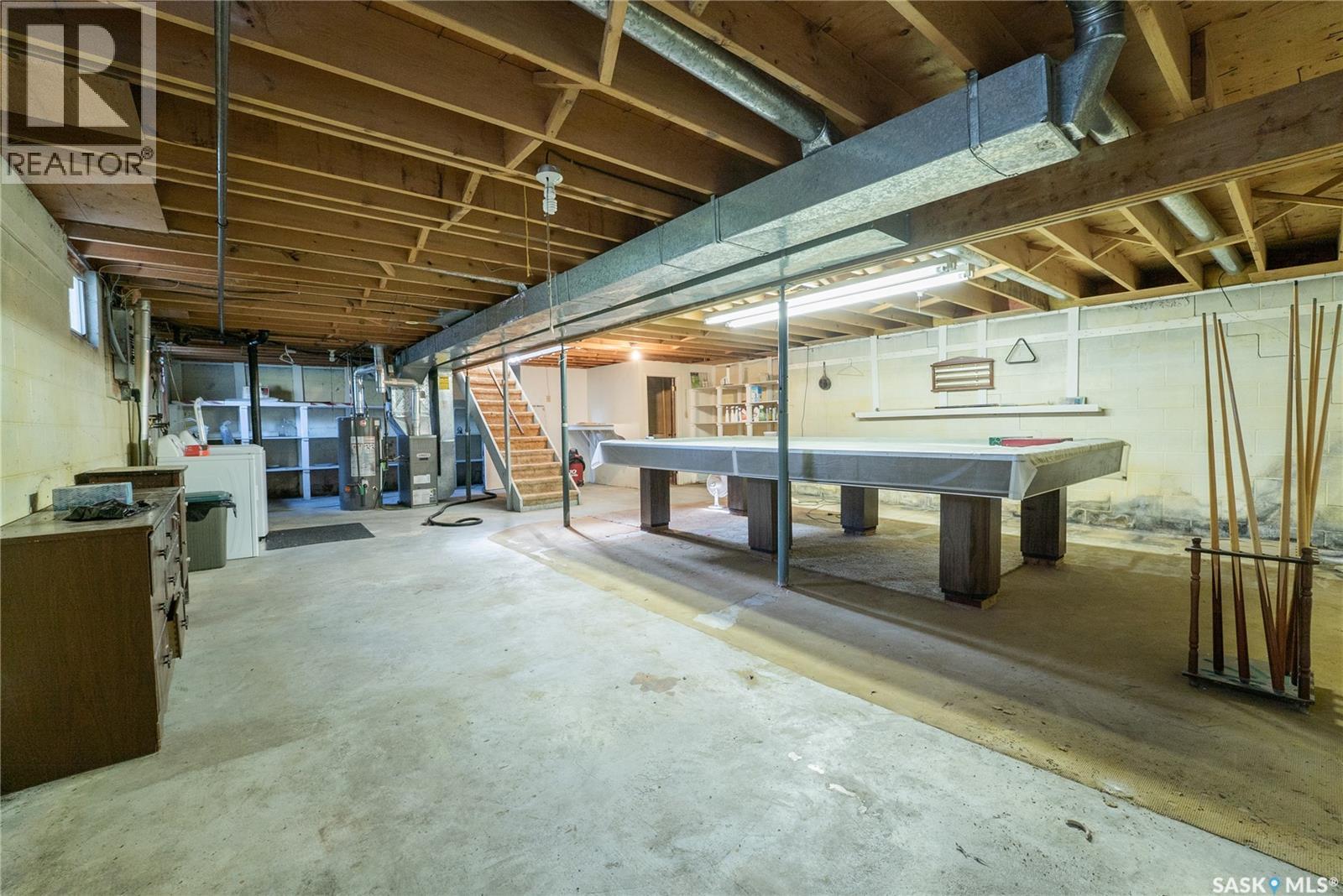 219 Railway AVENUE W - 17
