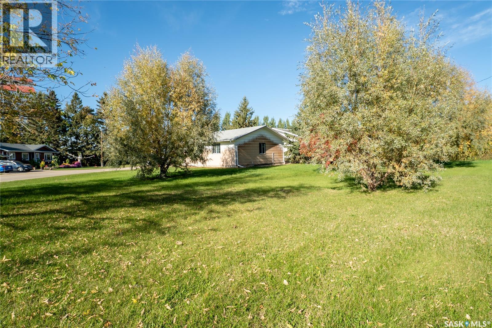 219 Railway AVENUE W - 24