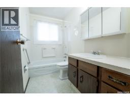 219 Railway Avenue W, Blaine Lake, SK S0J0J0 Photo 13