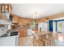 Kitchen - 3281 Mountain Road, Lutes Mountain, NB E1G2X3 Photo 12