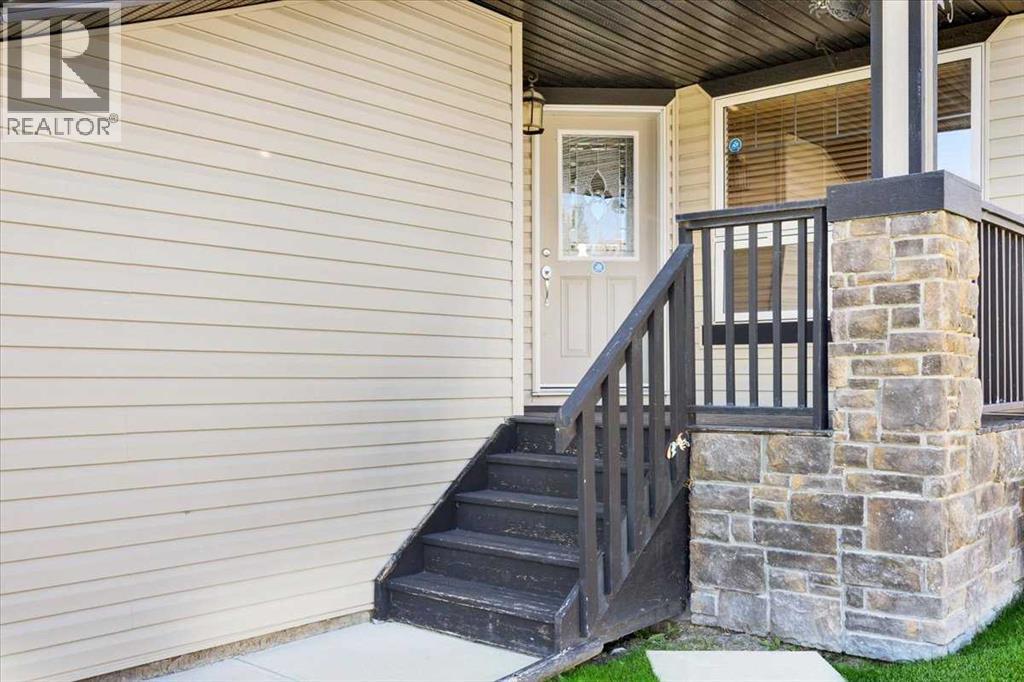 209 Crystal Green Point - 2