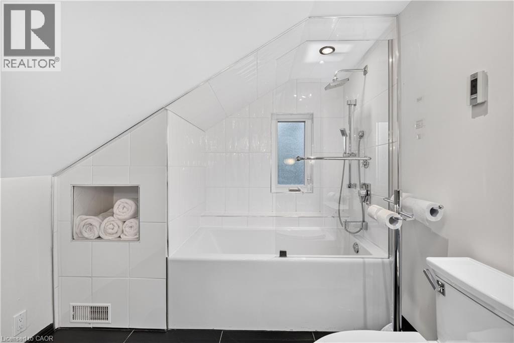 21 BROCK Street N - Image 37