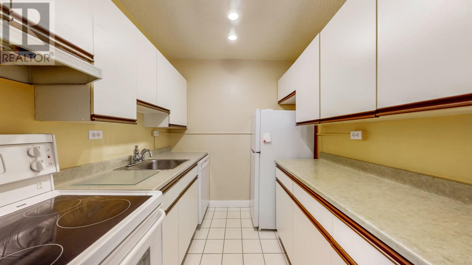 #65 157 Forest Road - 16