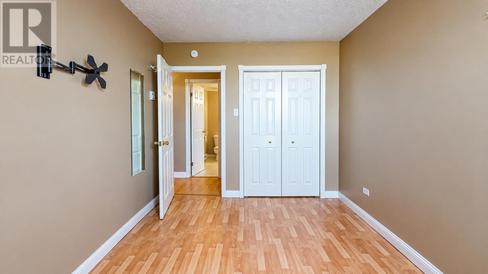 #65 157 Forest Road - 21