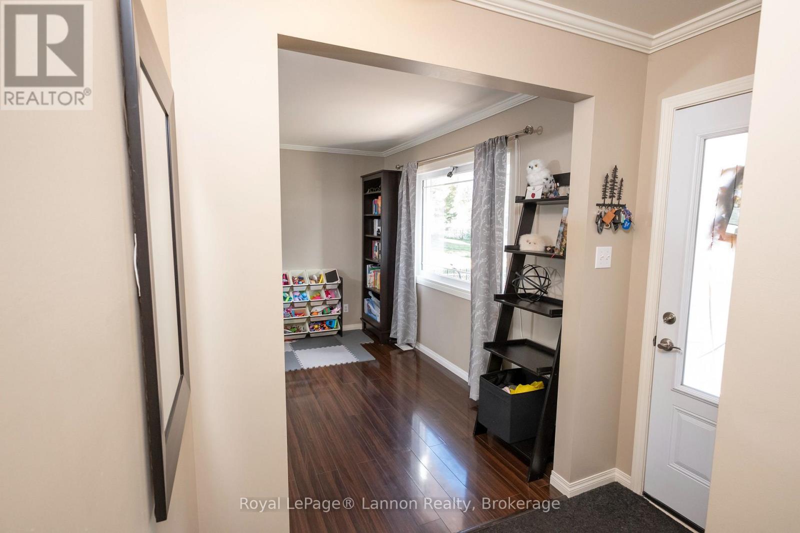 115 NEWBERRY CRESCENT - 25