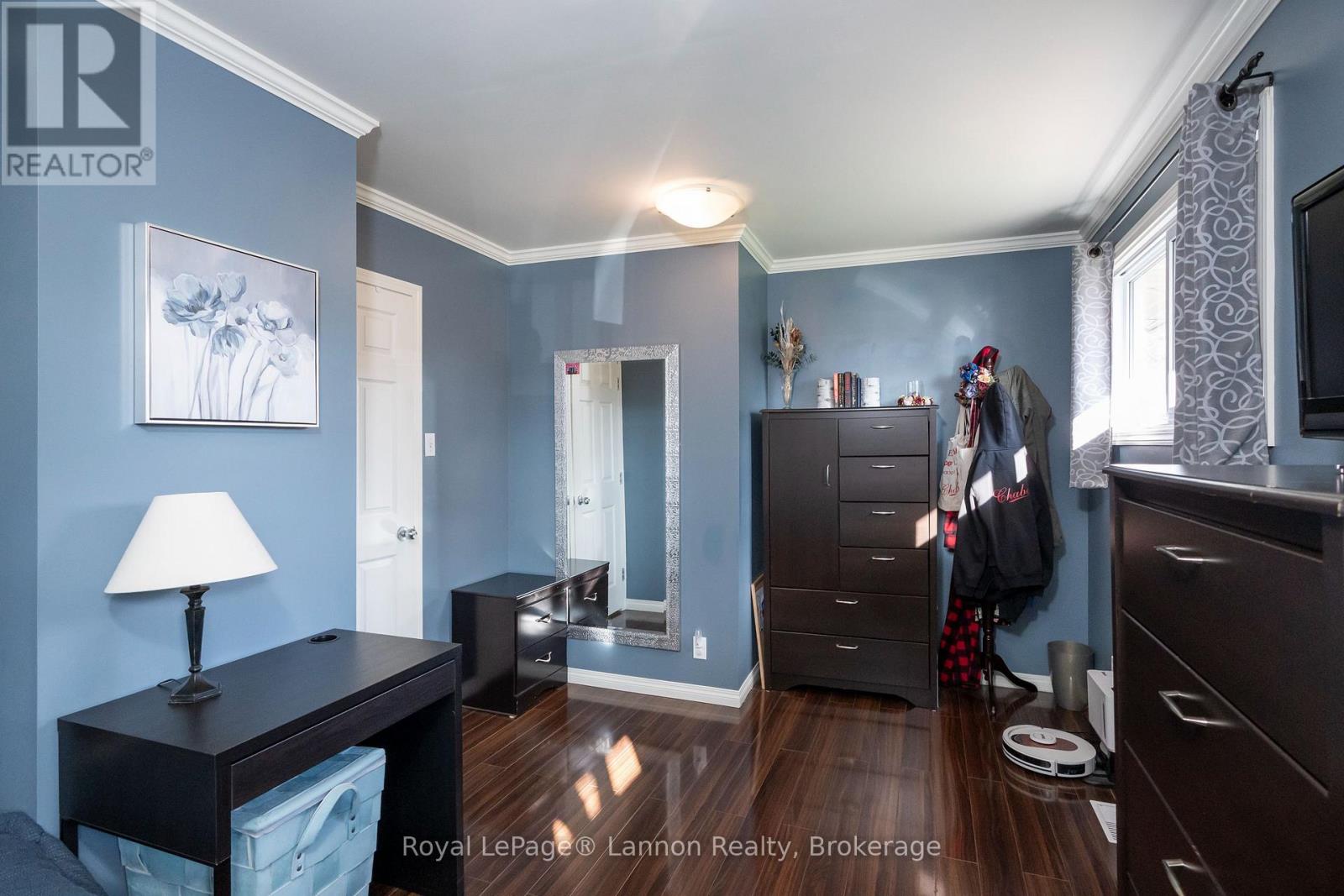 115 NEWBERRY CRESCENT - 28