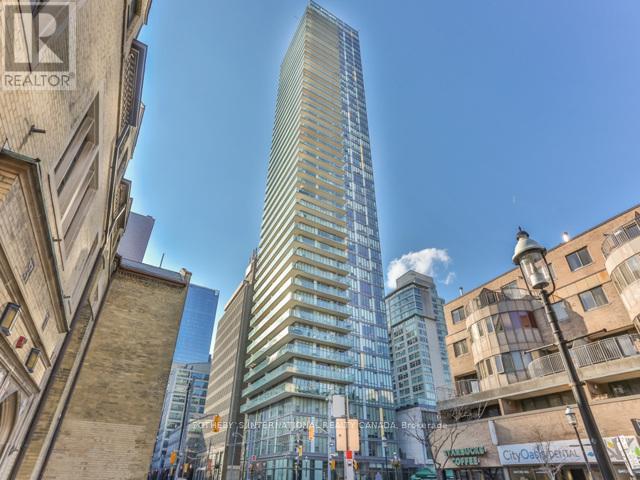#2207 33 LOMBARD STREET - Image 44
