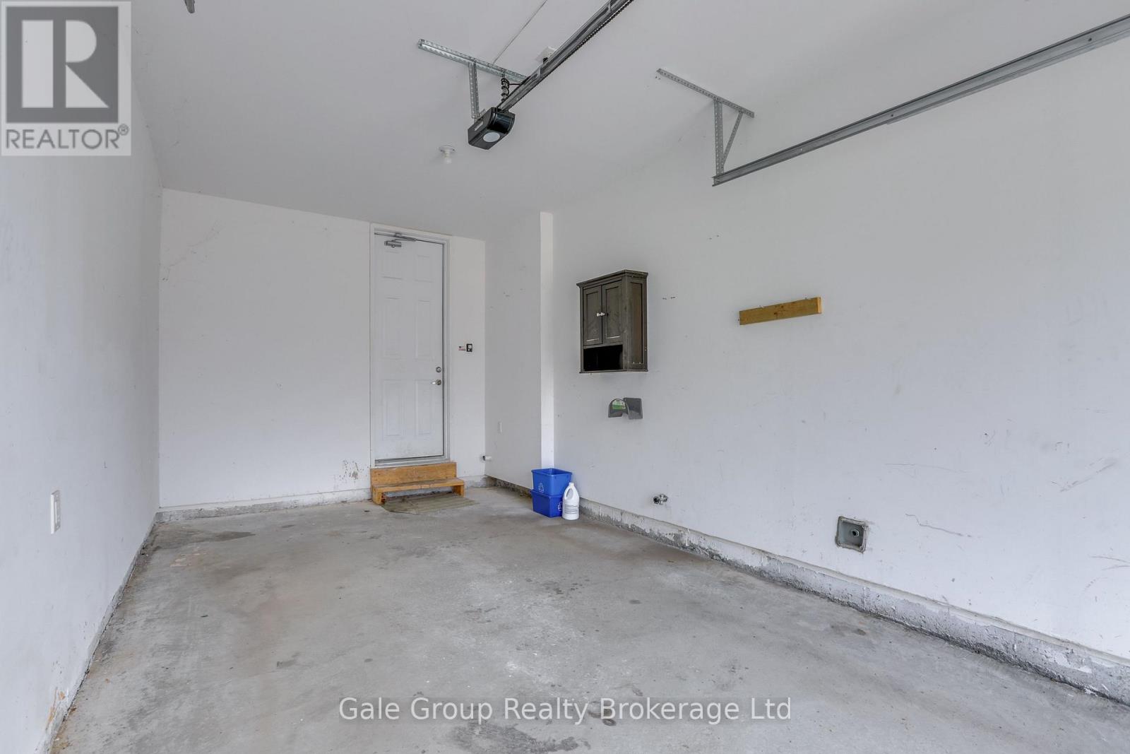 118 HUNTINGFORD TRAIL W - 45