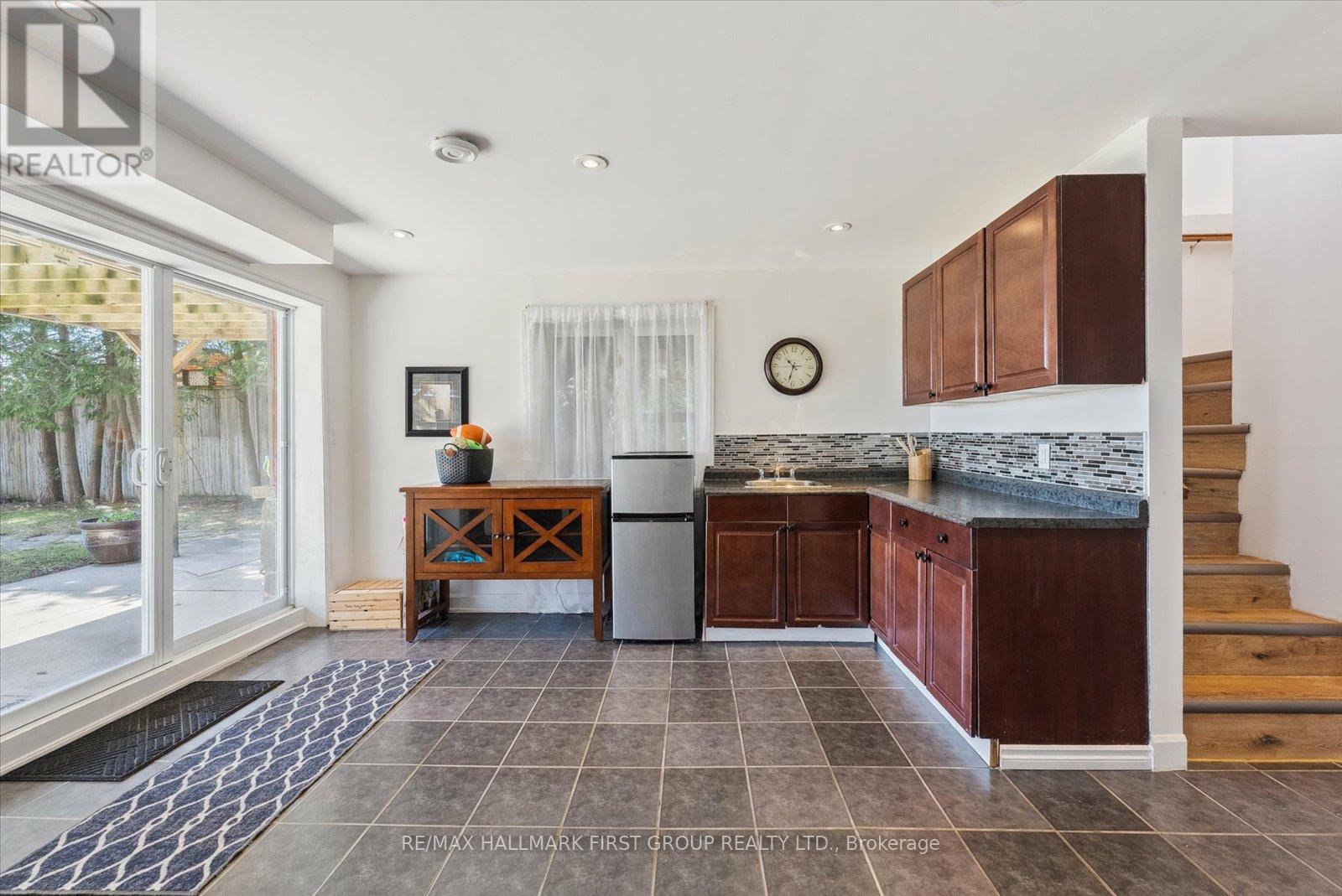 2807 LAKESIDE DRIVE - Image 19