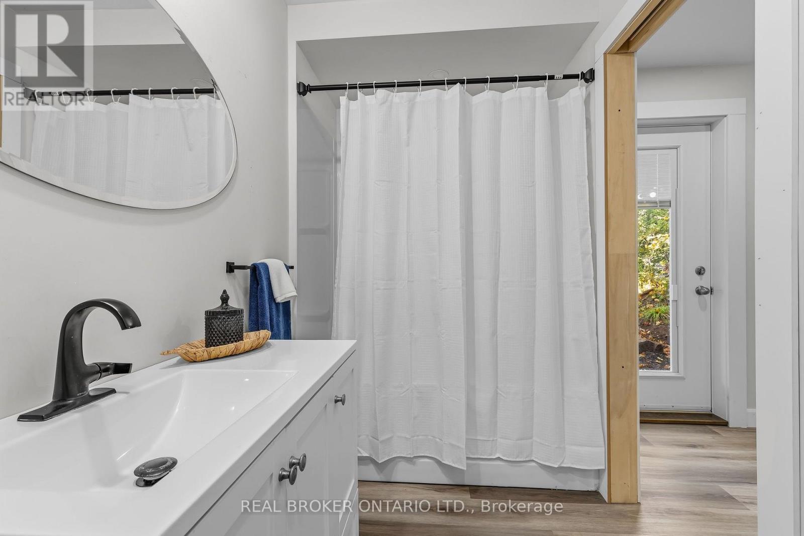 806 RICHARDSON ROAD - 33