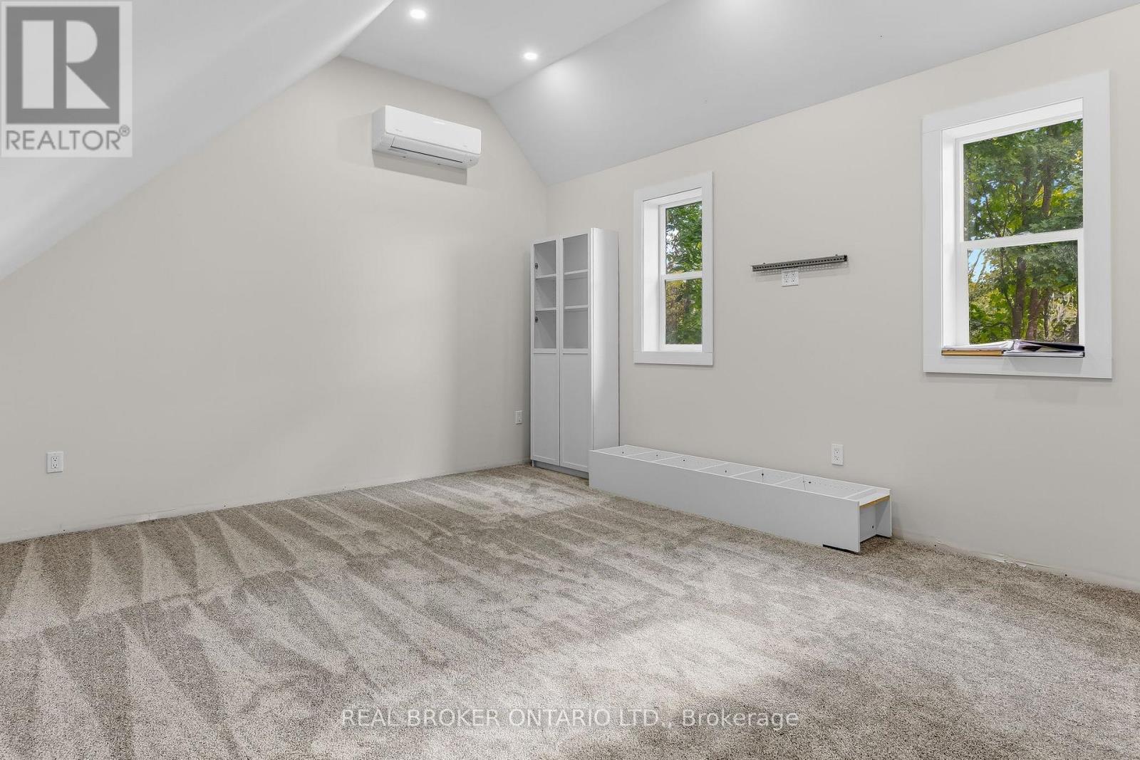 806 RICHARDSON ROAD - 23