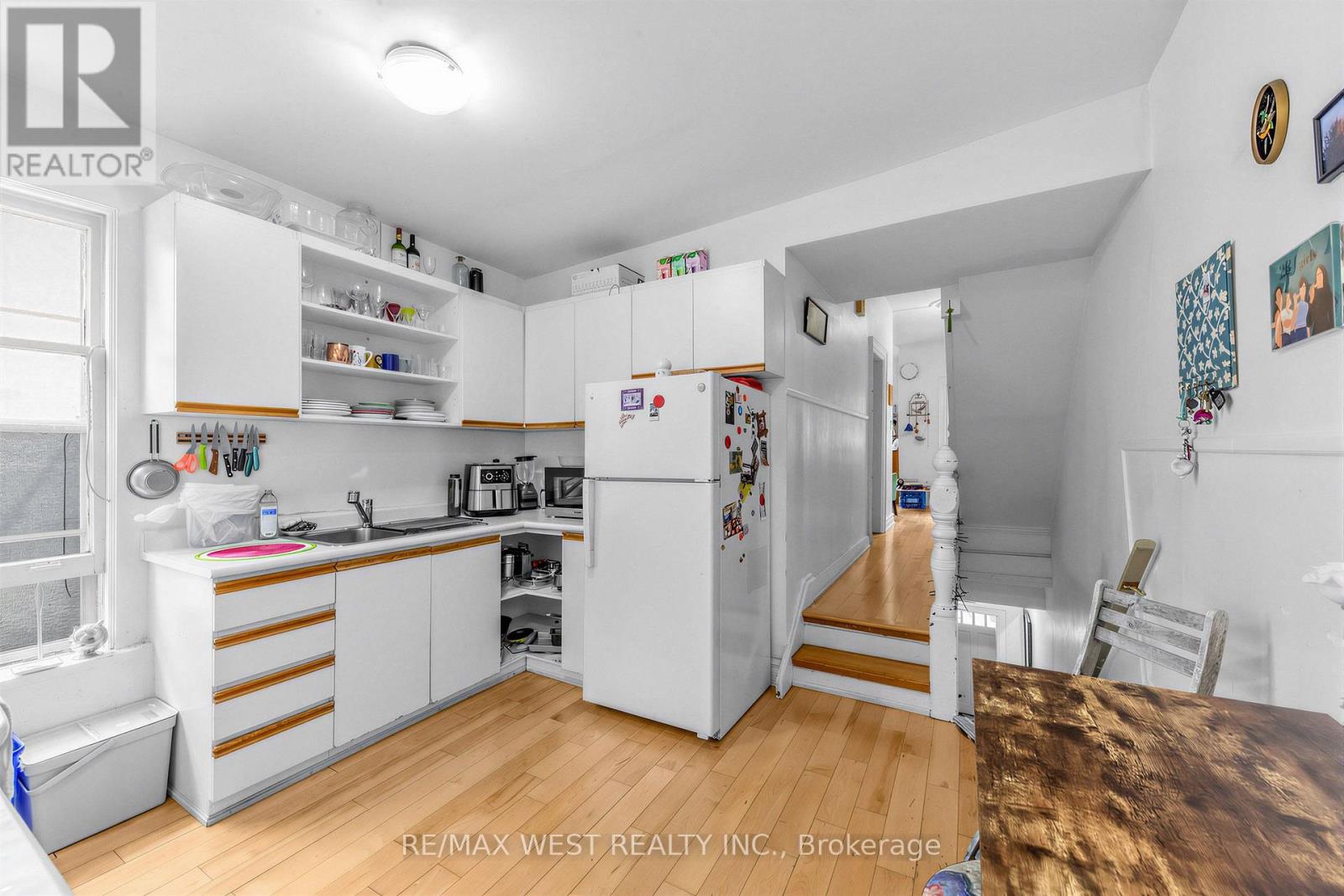 284 LISGAR STREET - 13