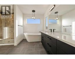 6 Miners Road W, Lethbridge, AB T1J5T9 Photo 26