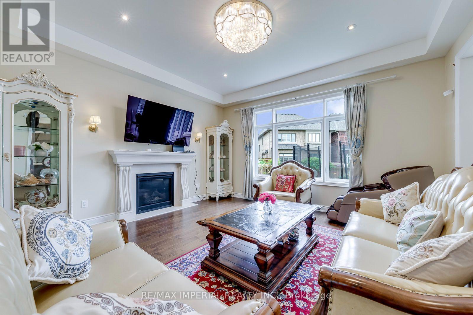 3164 POST ROAD - 10
