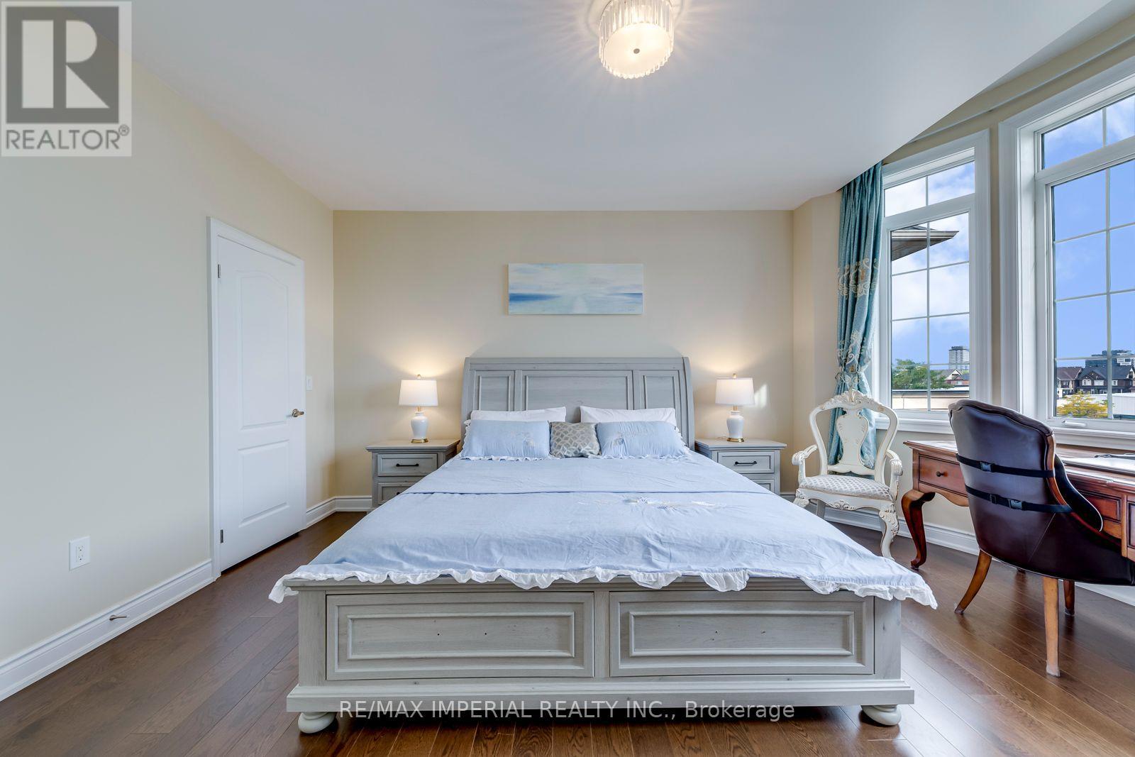3164 POST ROAD - 30
