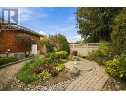 305 Renforth Road, Toronto, ON M9C2L4 Photo 27
