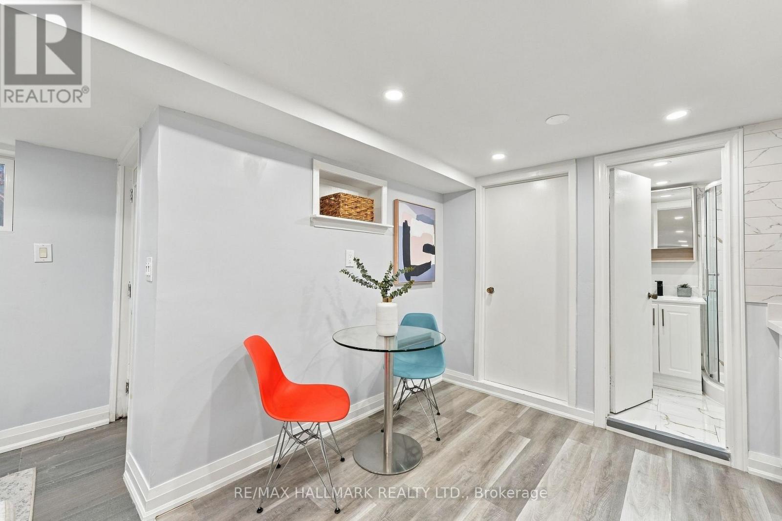 31 WRIGHT AVENUE - 33