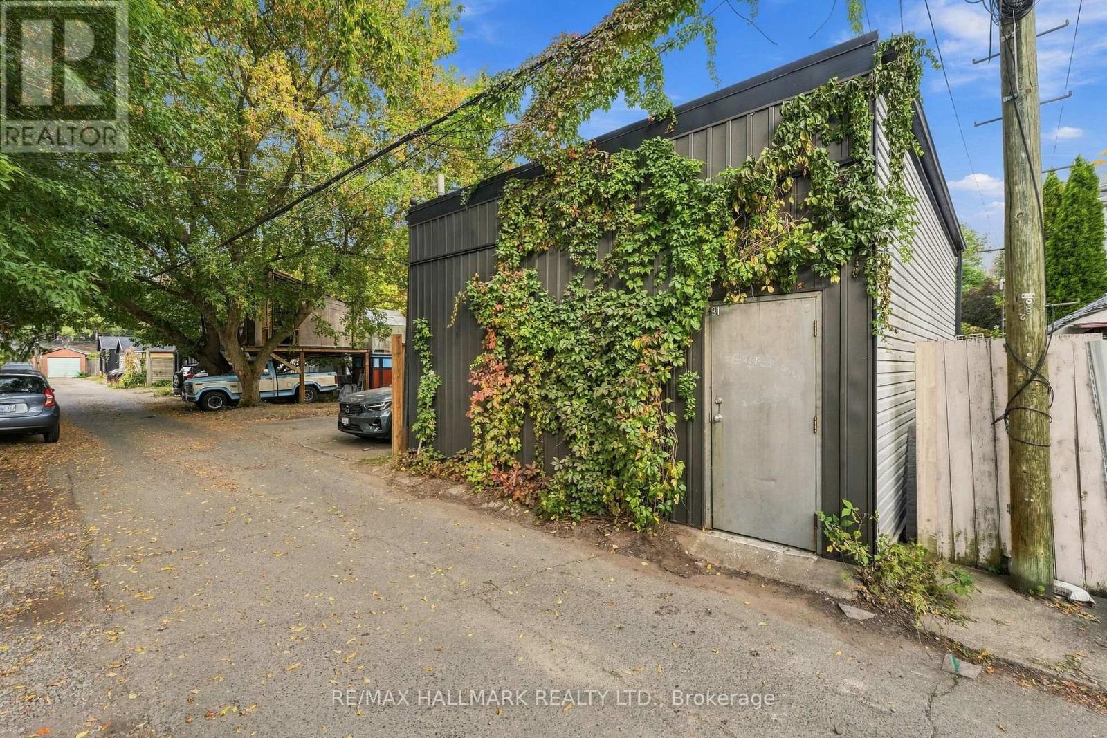 31 WRIGHT AVENUE - 42