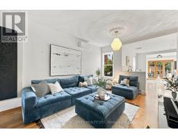 Living room - 31 Wright Avenue, Toronto, ON M6R1K9 Photo 8