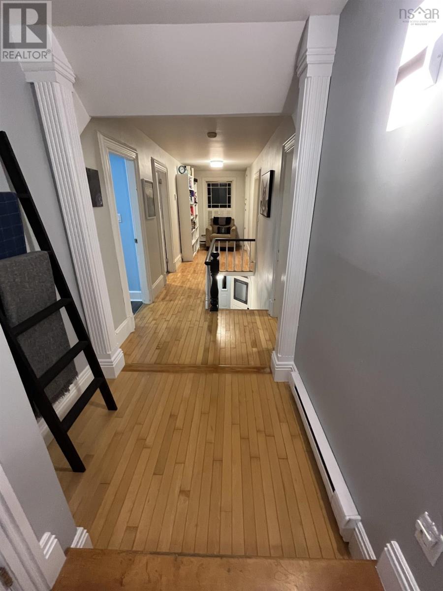 124 Young St - Image 17