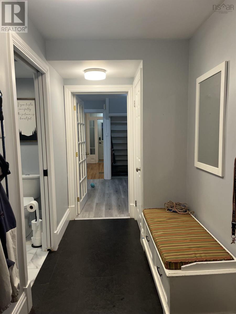 124 Young St - 13
