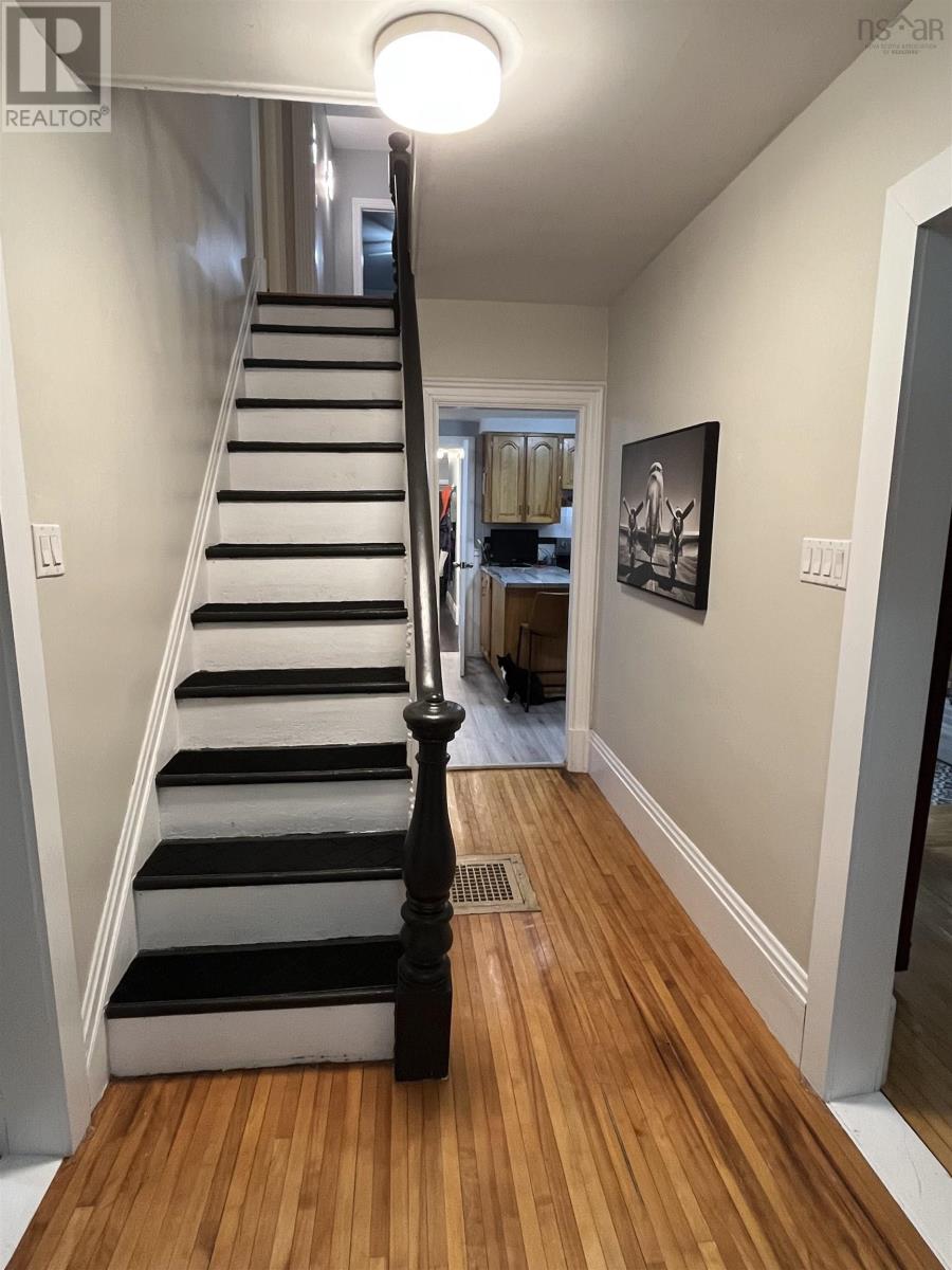 124 Young St - Image 19