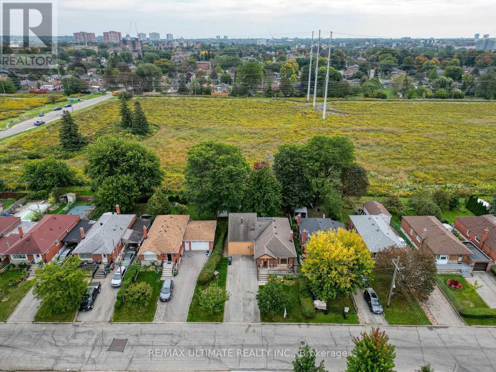 81 Flora Drive, Toronto, ON photo 44